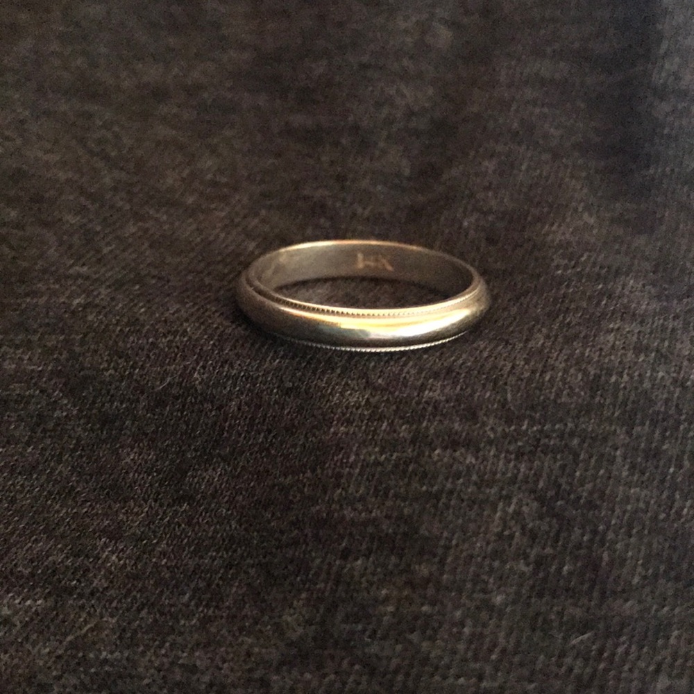 Woman’s Wedding Band